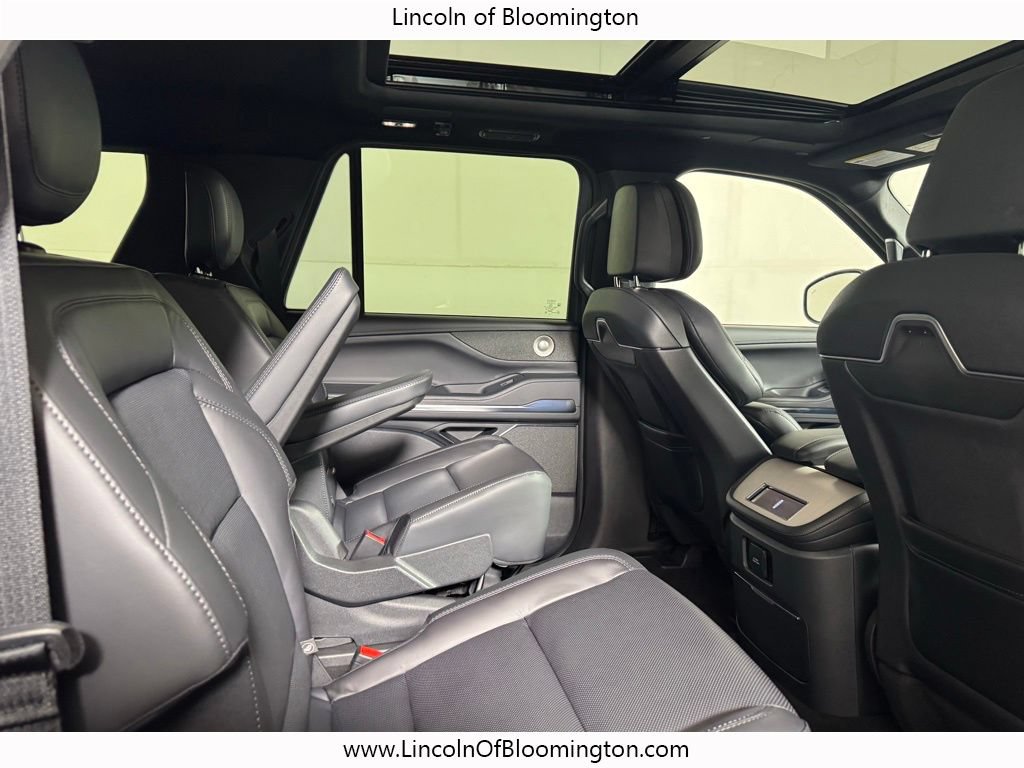 New 2026 Lincoln Navigator L Reserve w/ Jet Appearance Package AWD/4WD image 22