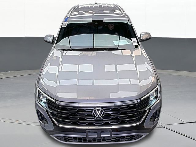 Used 2024 Volkswagen Atlas Cross Sport SE image 2