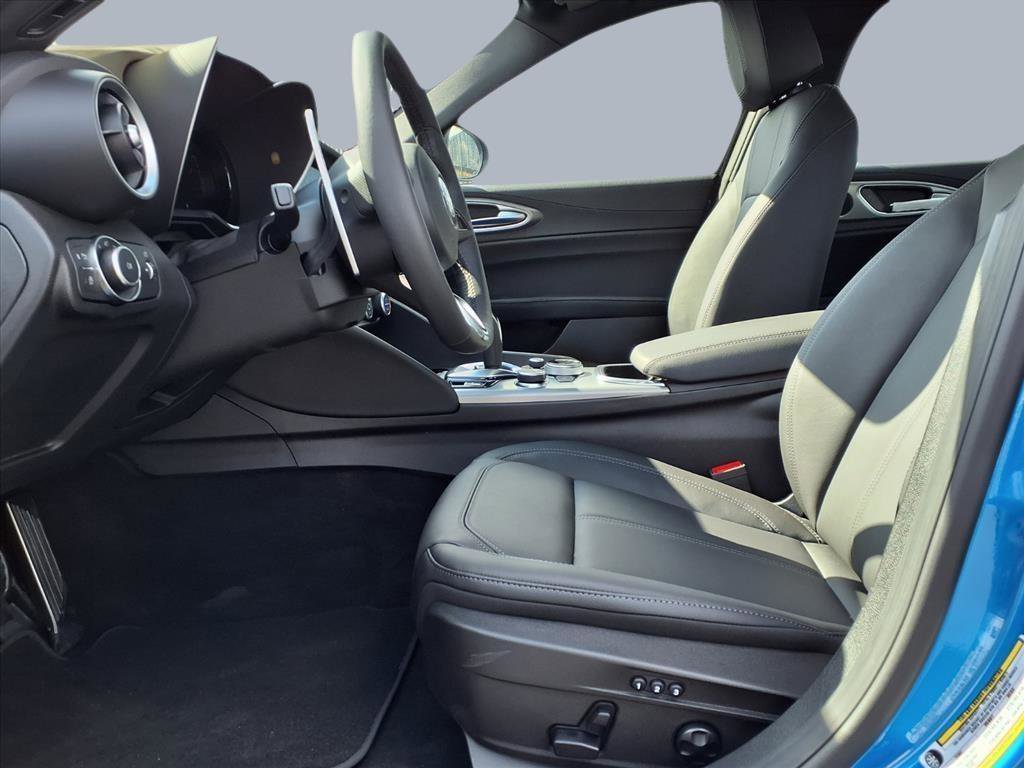 New 2025 Alfa Romeo Giulia image 9