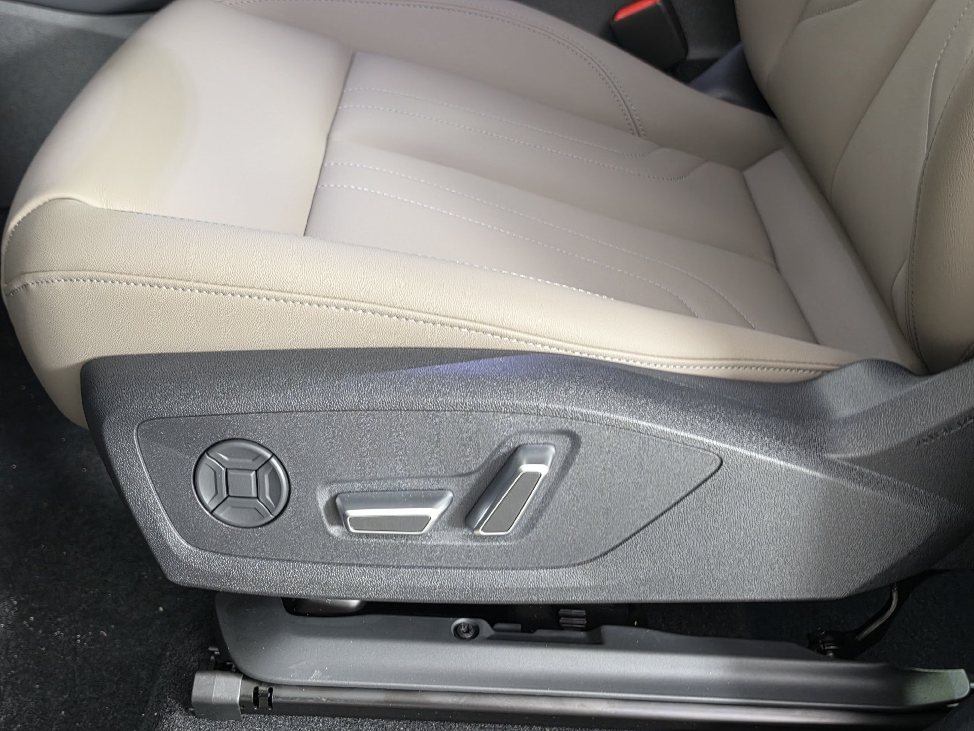 New 2026 Audi Q3 quattro 2.0T AWD/4WD image 9
