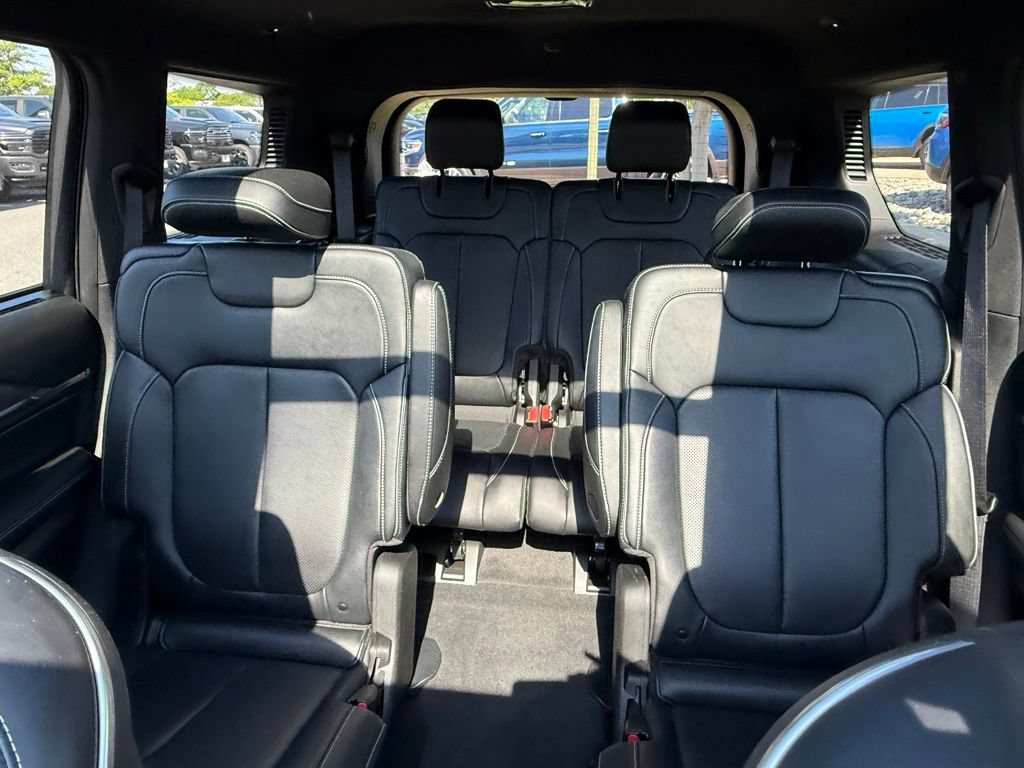 Used 2022 Jeep Grand Cherokee L Overland w/ Advanced Protech Group III RWD image 35