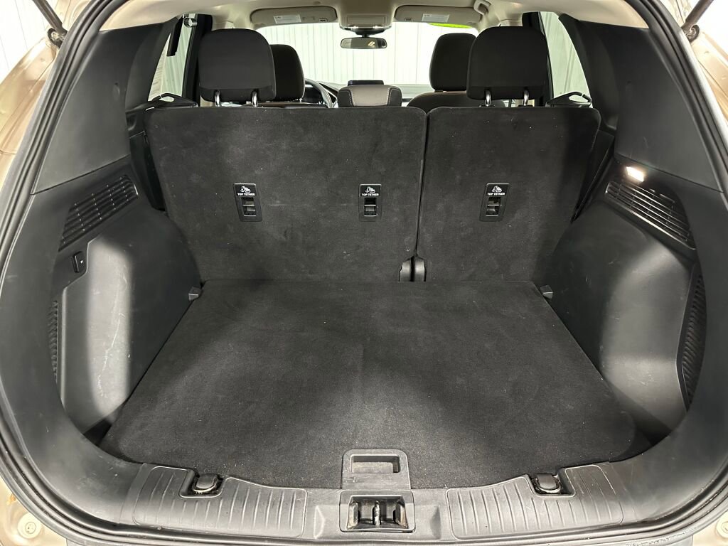 Used 2020 Ford Escape SE image 11