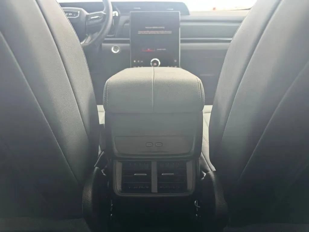 New 2026 GMC Terrain AT4 AWD/4WD image 18