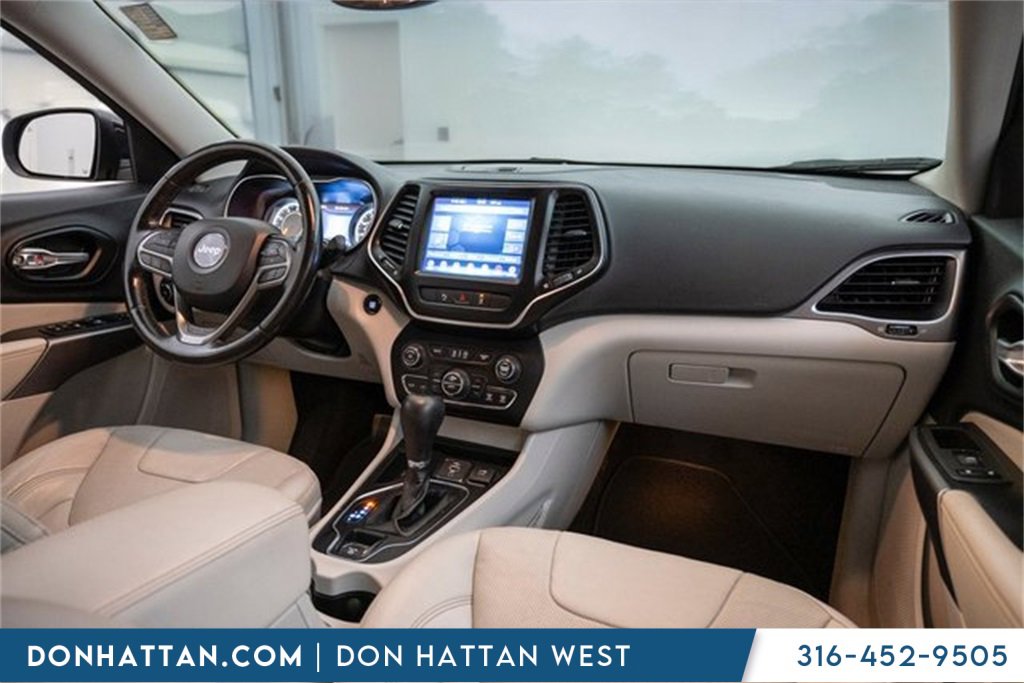 Used 2021 Jeep Cherokee Latitude Lux w/ Comfort/Convenience Group image 32