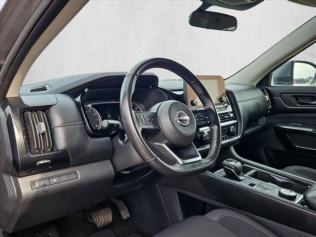 Used 2024 Nissan Pathfinder SV AWD/4WD image 10