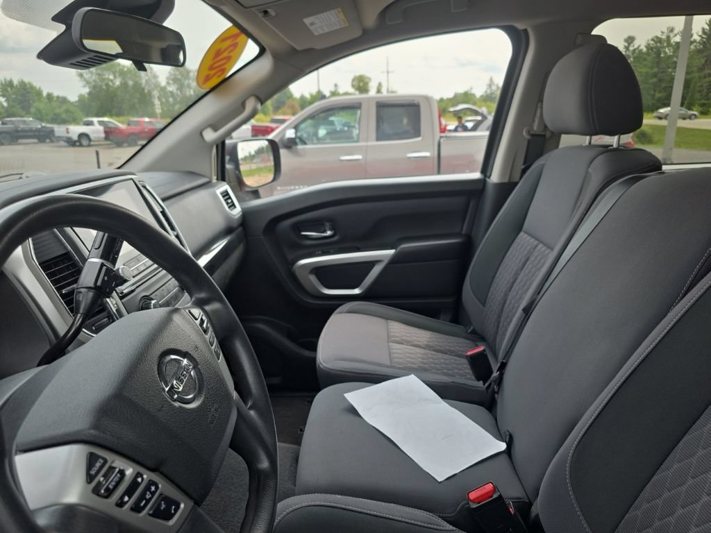 Used 2021 Nissan Titan SV AWD/4WD image 15