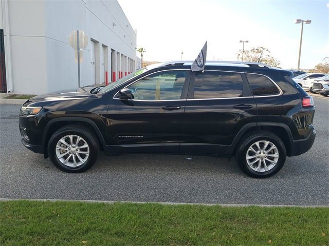 Used 2019 Jeep Cherokee Latitude w/ Cold Weather Group image 7