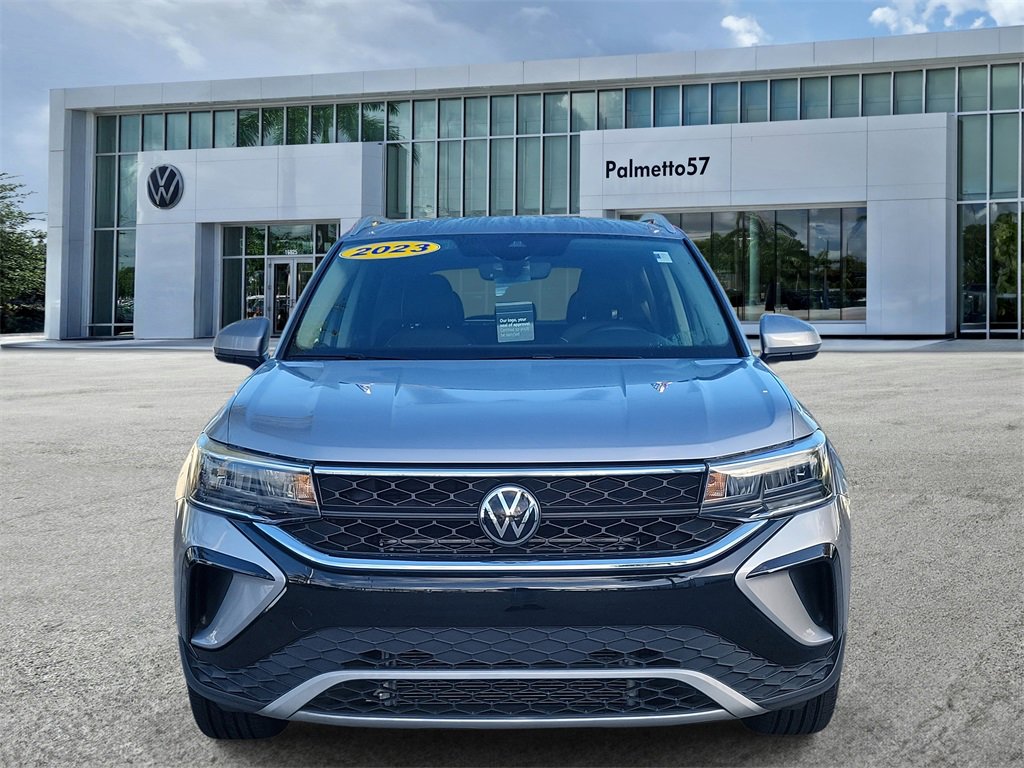 Certified 2023 Volkswagen Taos SE w/ Black Wheel Package image 2