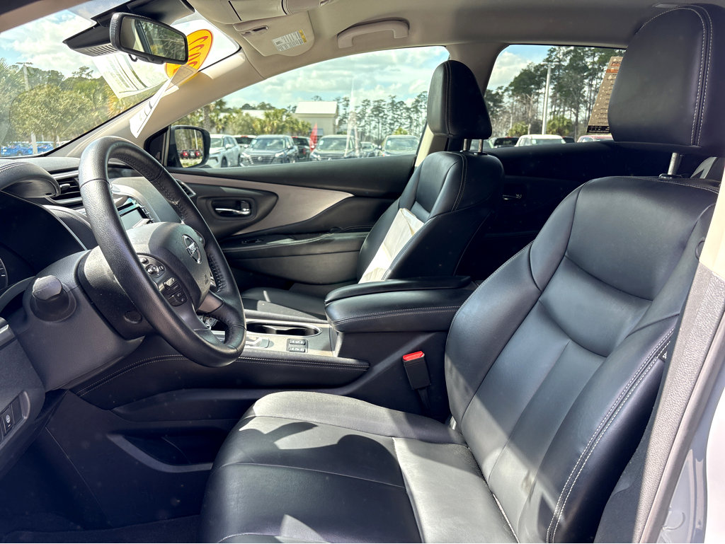 Used 2022 Nissan Murano SV w/ SV Midnight Edition Package image 16
