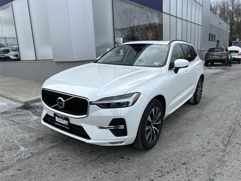 Certified 2023 Volvo XC60 B5 Core w/ Climate Package image 4