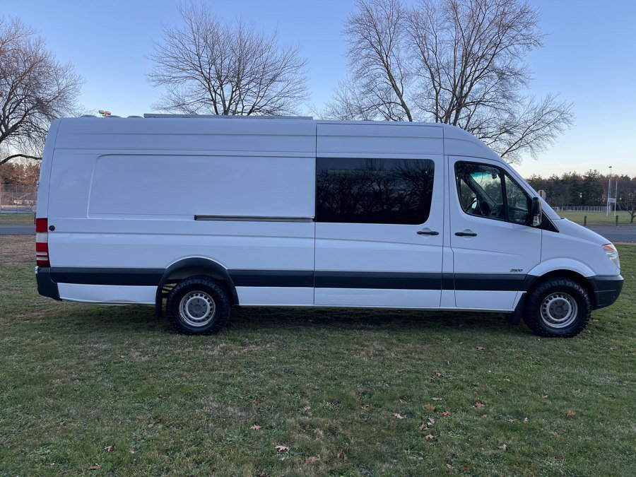 Used 2011 Freightliner Sprinter 2500 image 31