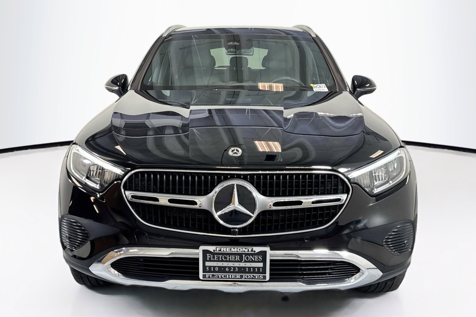 Used 2024 Mercedes-Benz GLC 300 4MATIC image 2