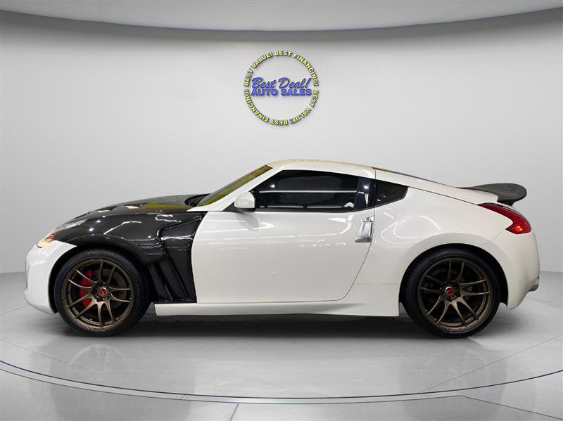 Used 2017 Nissan 370Z Coupe image 2