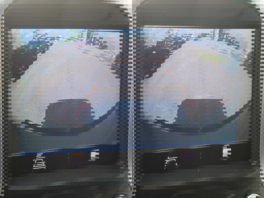 Used 2020 GMC Sierra 1500 Elevation w/ Elevation Value Package image 6