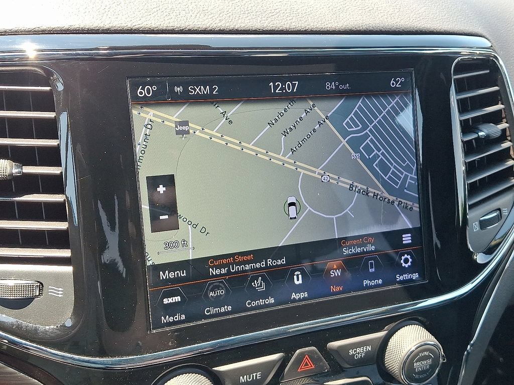 Used 2020 Jeep Grand Cherokee Limited AWD/4WD image 18