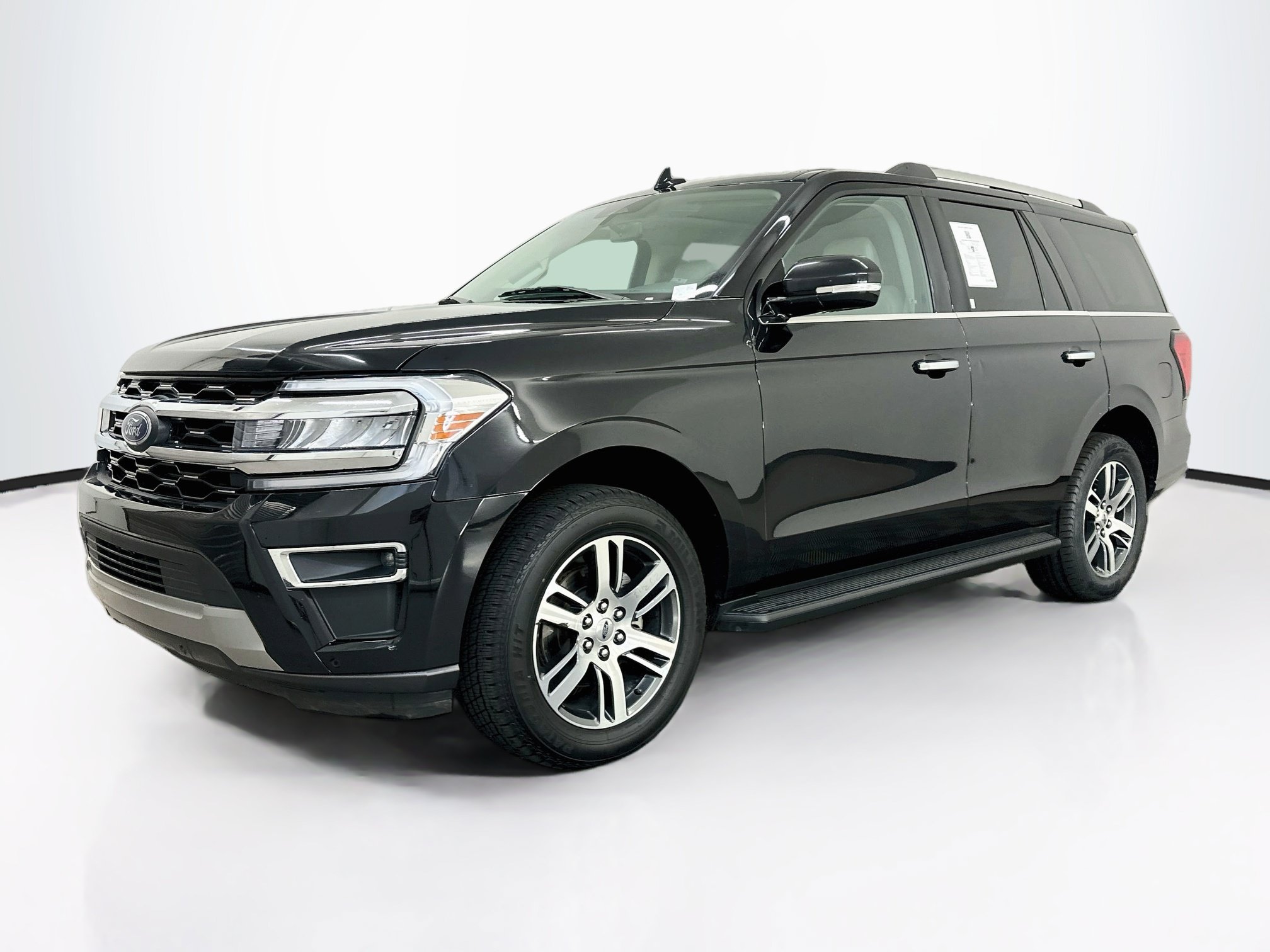 Used 2024 Ford Expedition Limited AWD/4WD image 3