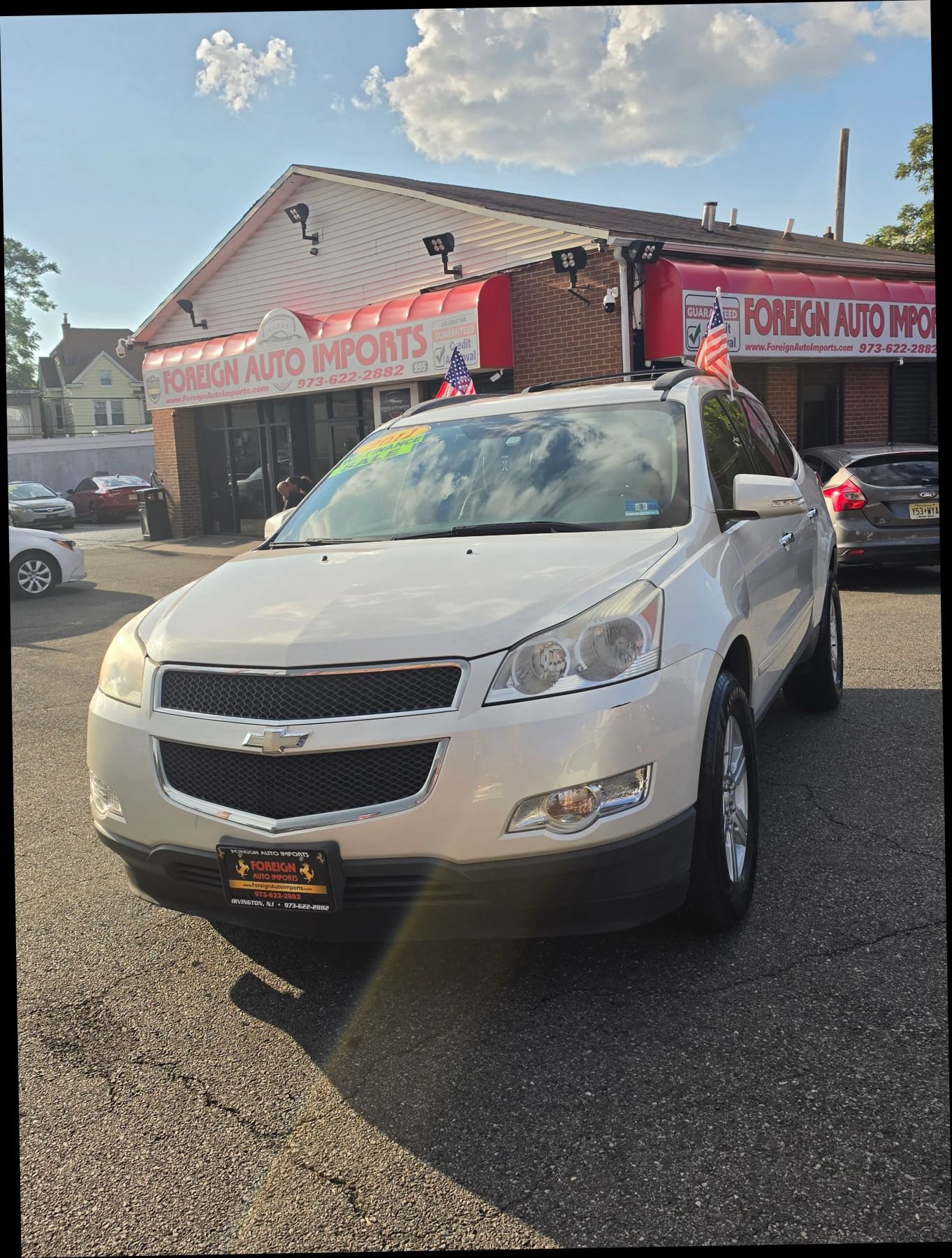 Used 2011 Chevrolet Traverse LT w/ Personal Connectivity Package FWD image 1
