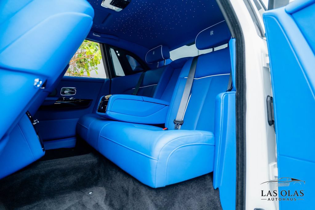 Used 2024 Rolls-Royce Phantom Sedan RWD image 59