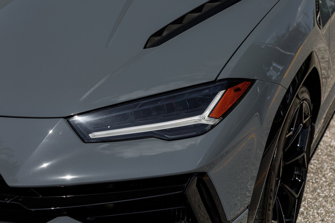 Used 2023 Lamborghini Urus Performante AWD/4WD image 41