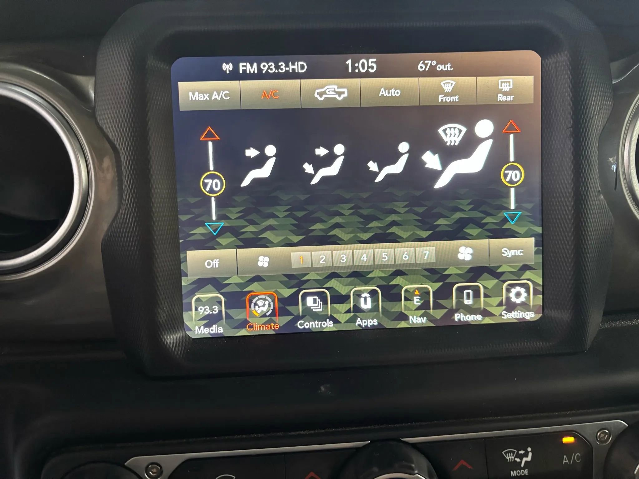 Used 2023 Jeep Gladiator Overland image 36