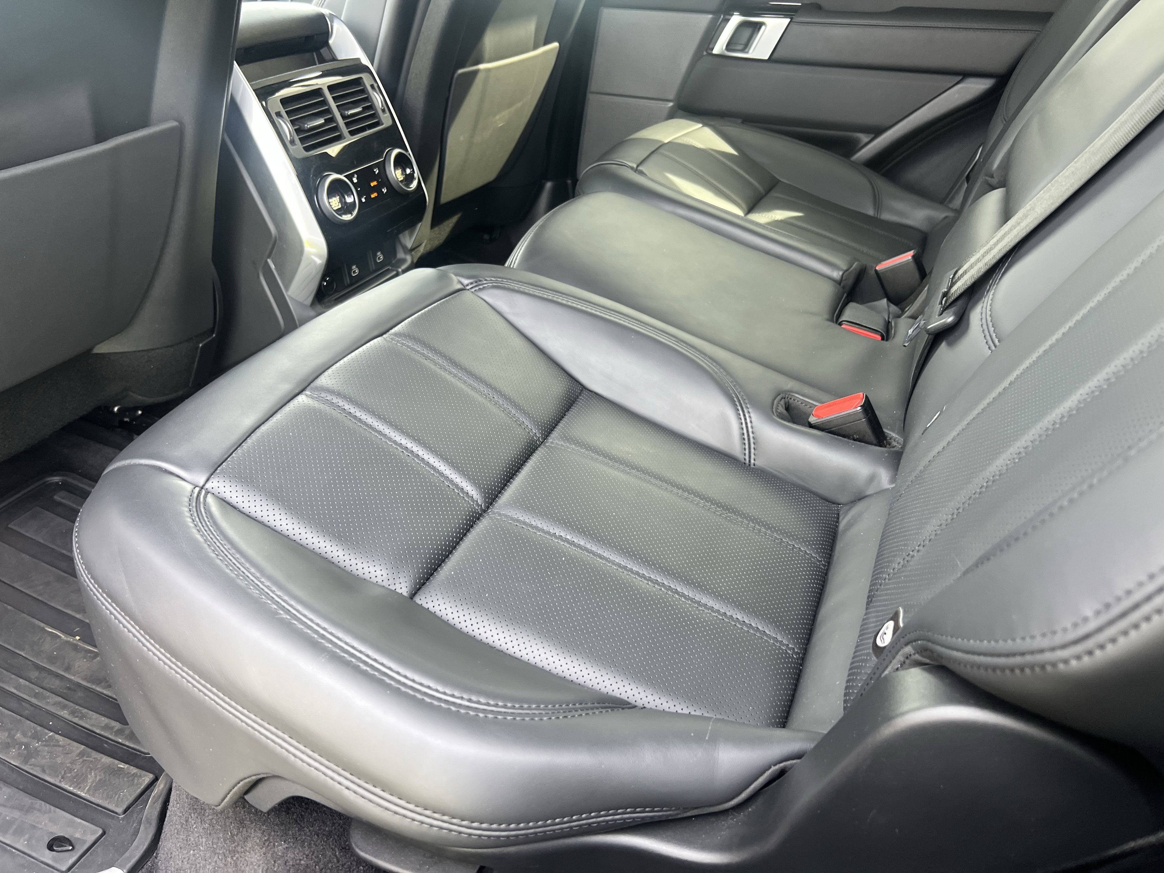 Certified 2022 Land Rover Range Rover Sport HSE Silver Edition image 32