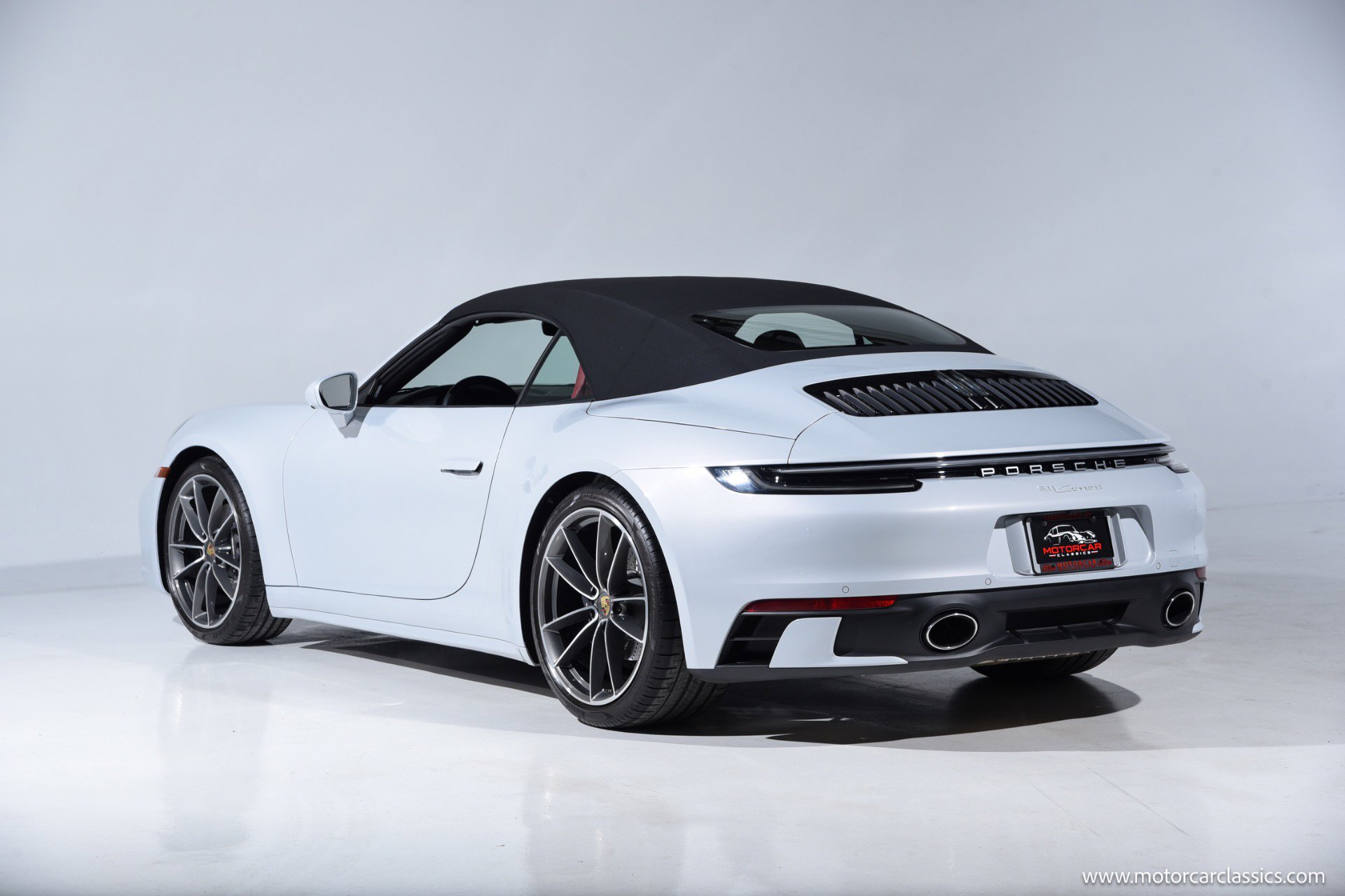 Used 2023 Porsche 911 Carrera image 5