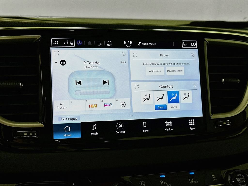 Certified 2024 Chrysler Pacifica Touring-L FWD image 23