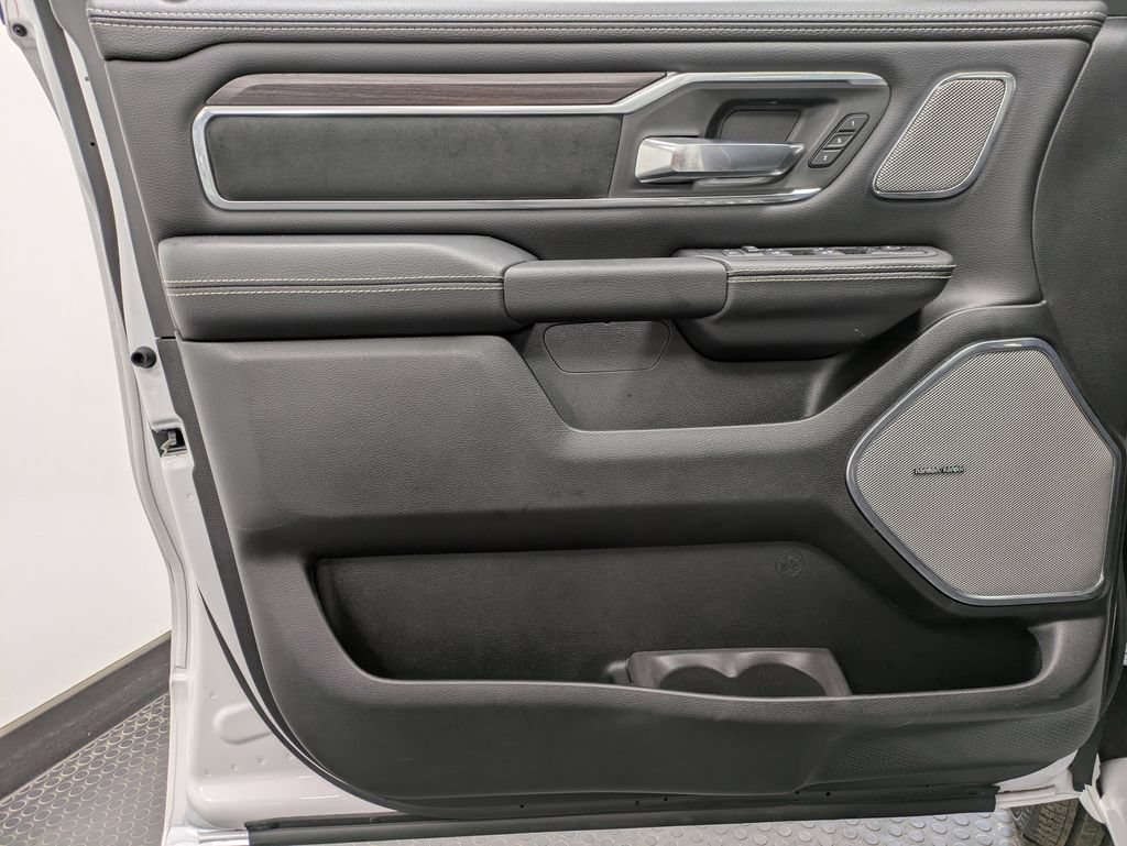 Used 2025 RAM 1500 Laramie w/ Night Edition AWD/4WD image 8
