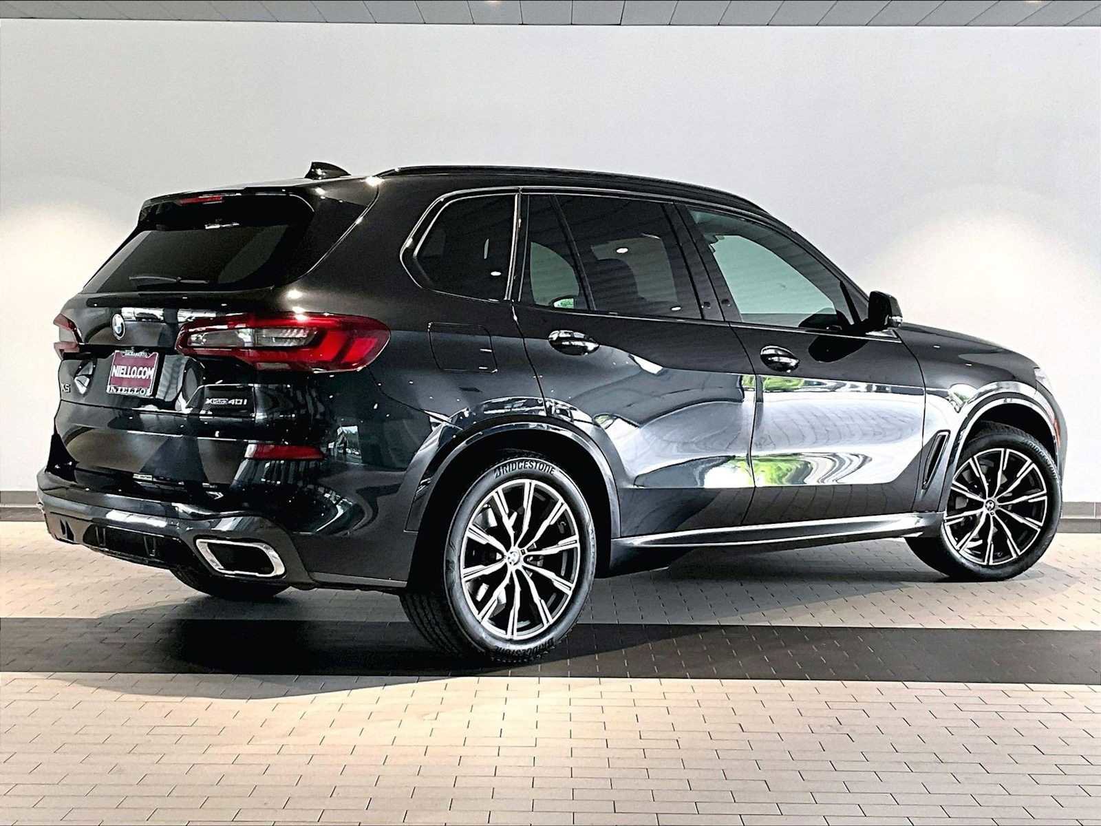 Used 2021 BMW X5 xDrive40i w/ M Sport Package image 10