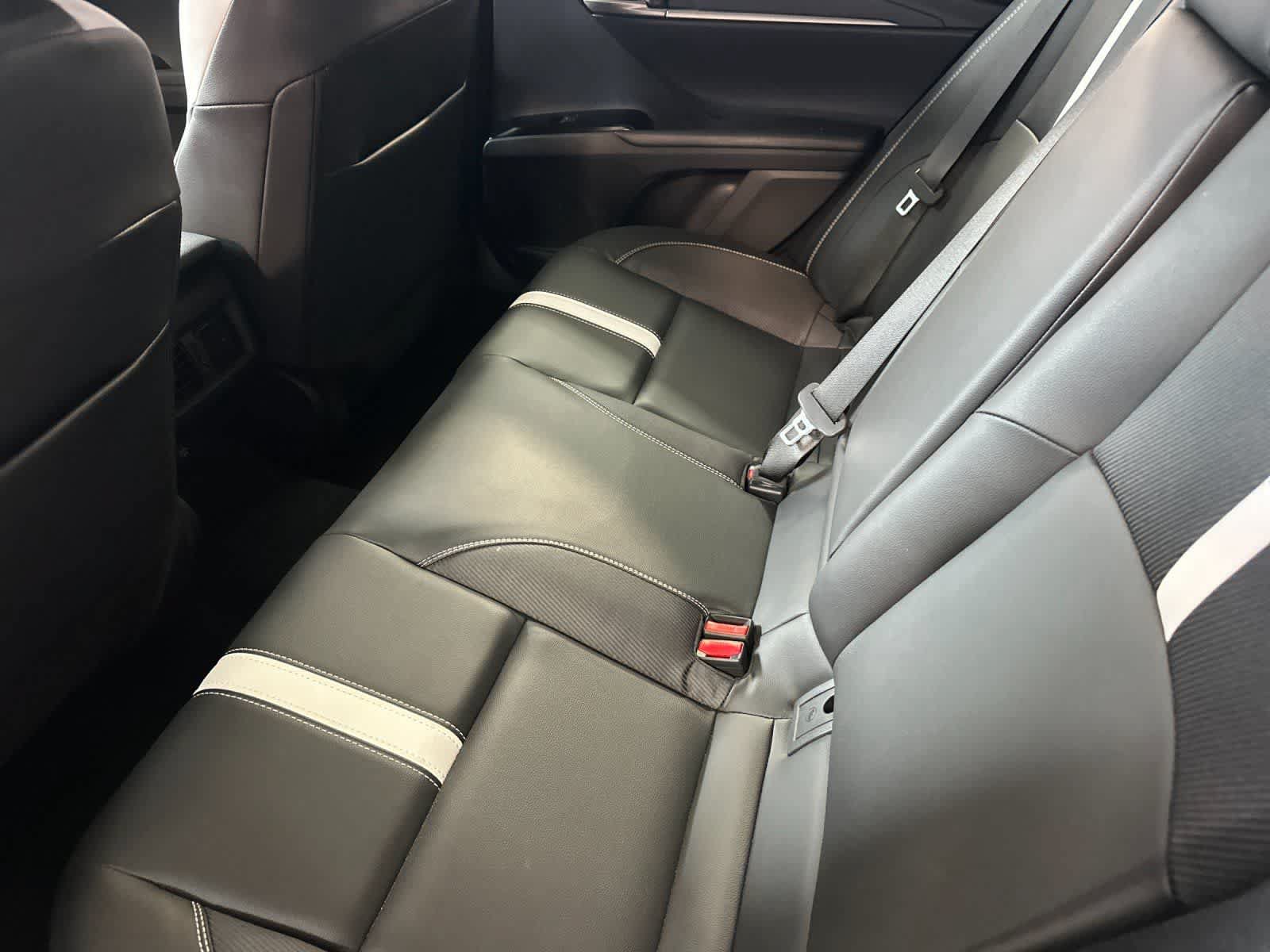 Used 2026 Toyota Camry SE FWD image 5