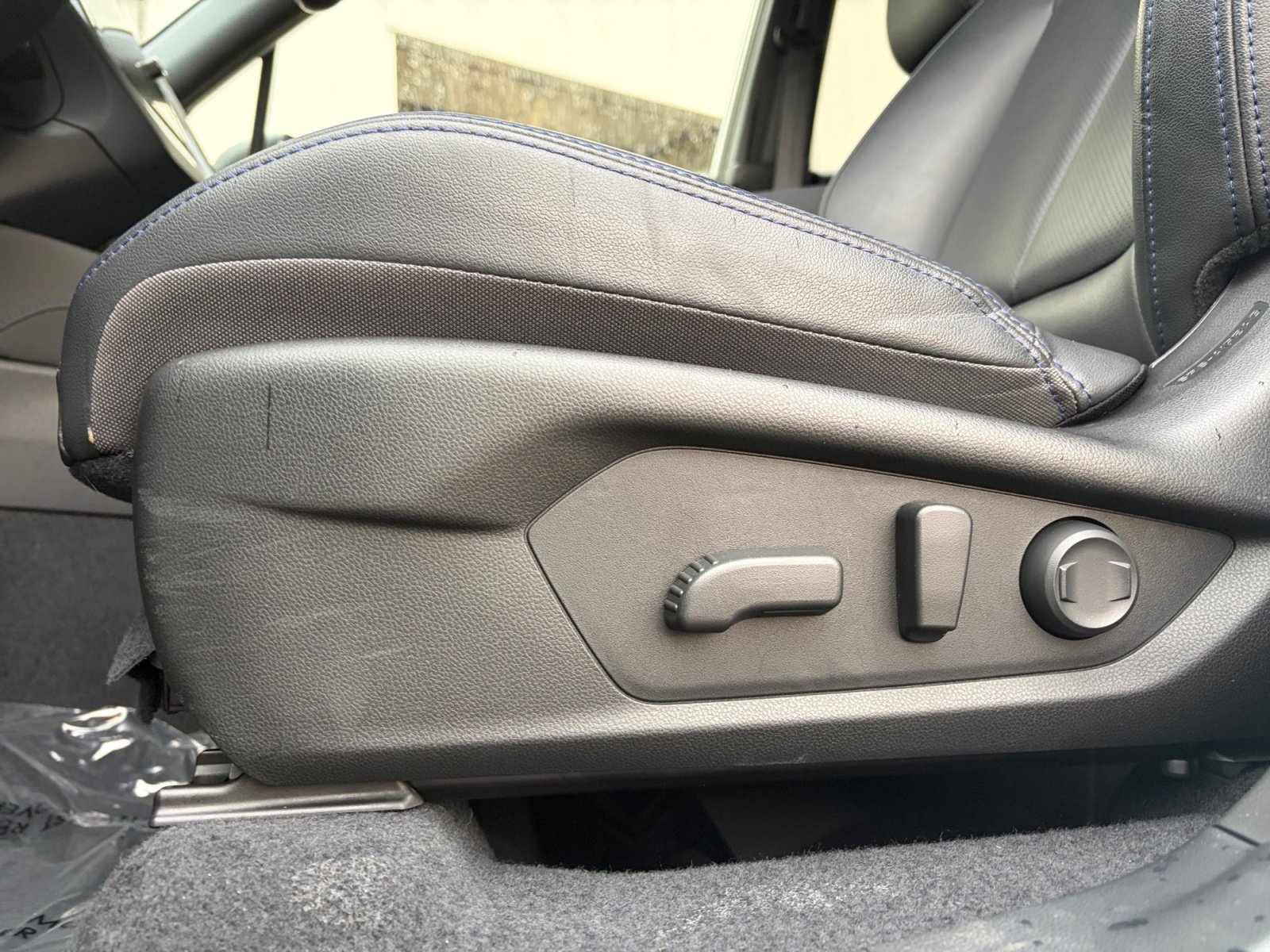 Used 2025 Subaru Forester Limited AWD/4WD image 13
