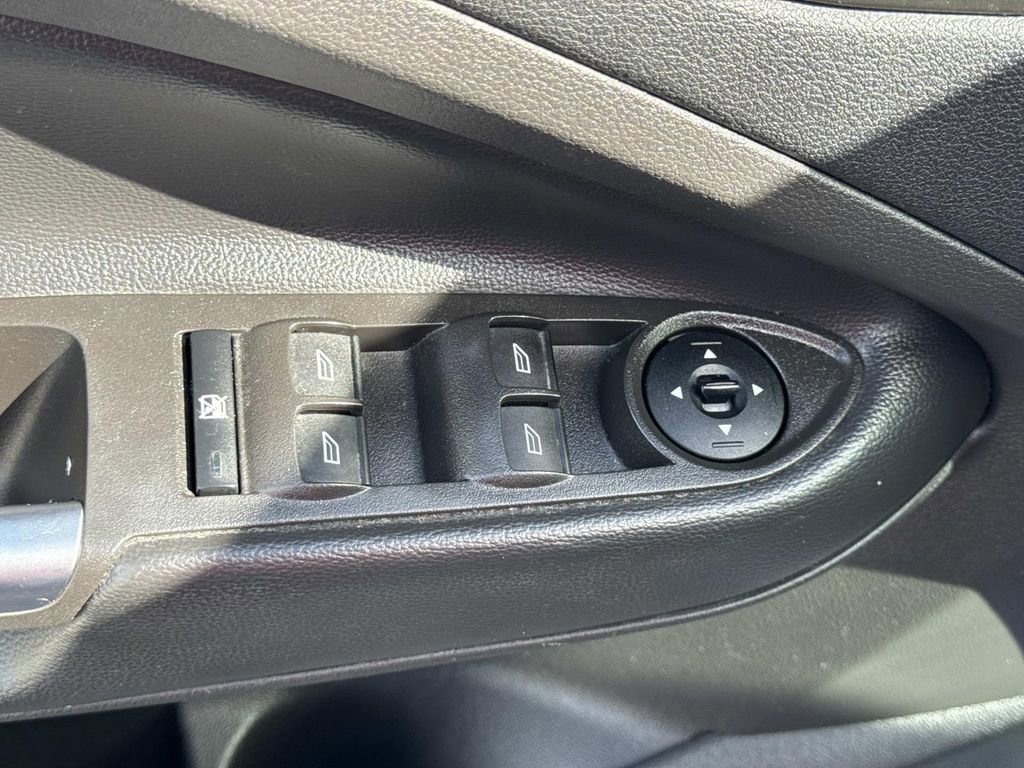 Used 2018 Ford Escape SE image 19