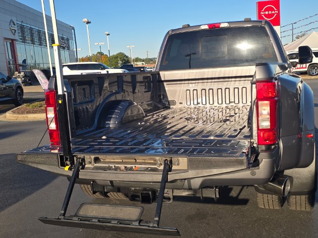 Used 2021 Ford F350 Lariat w/ Lariat Ultimate Package AWD/4WD image 14