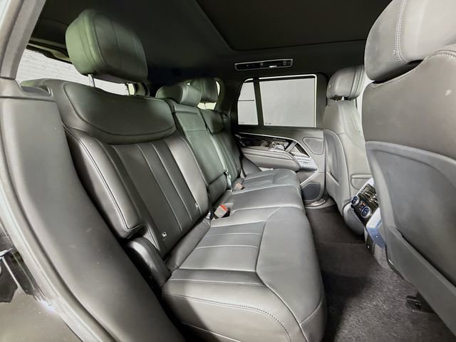 Certified 2025 Land Rover Range Rover SE image 29