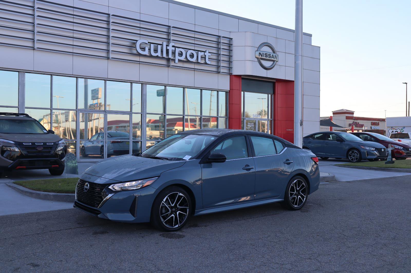 Used 2024 Nissan Sentra SR image 2