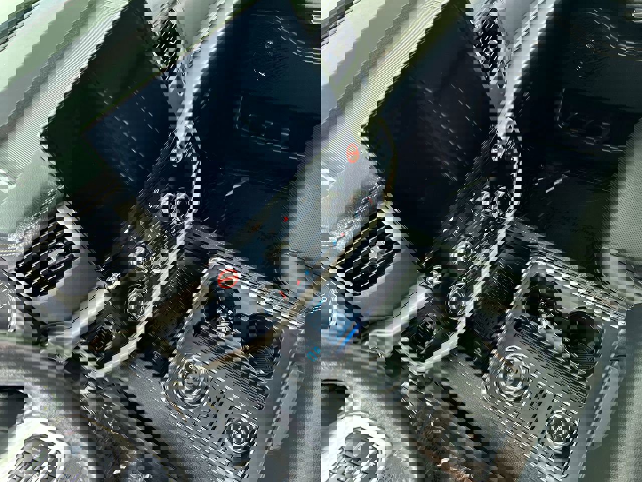 Used 2024 Ford Expedition Max XLT image 24