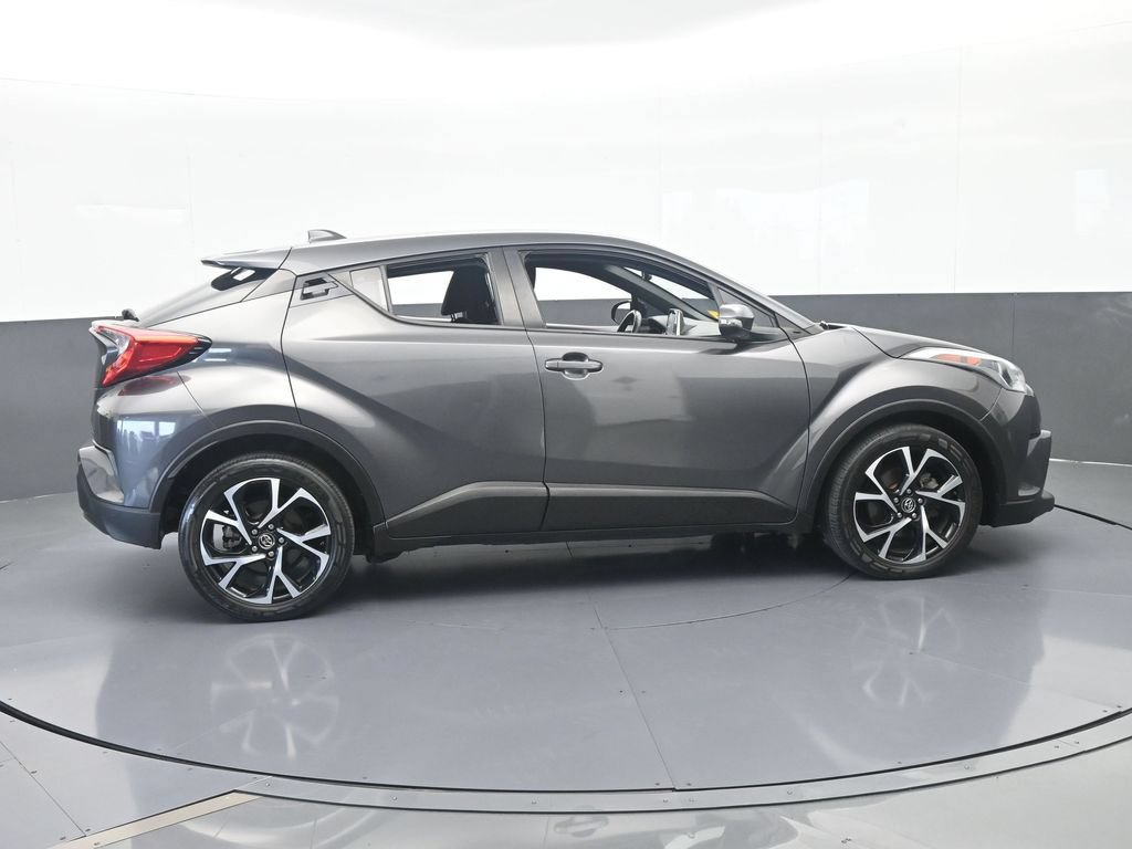 Used 2019 Toyota C-HR XLE FWD image 7