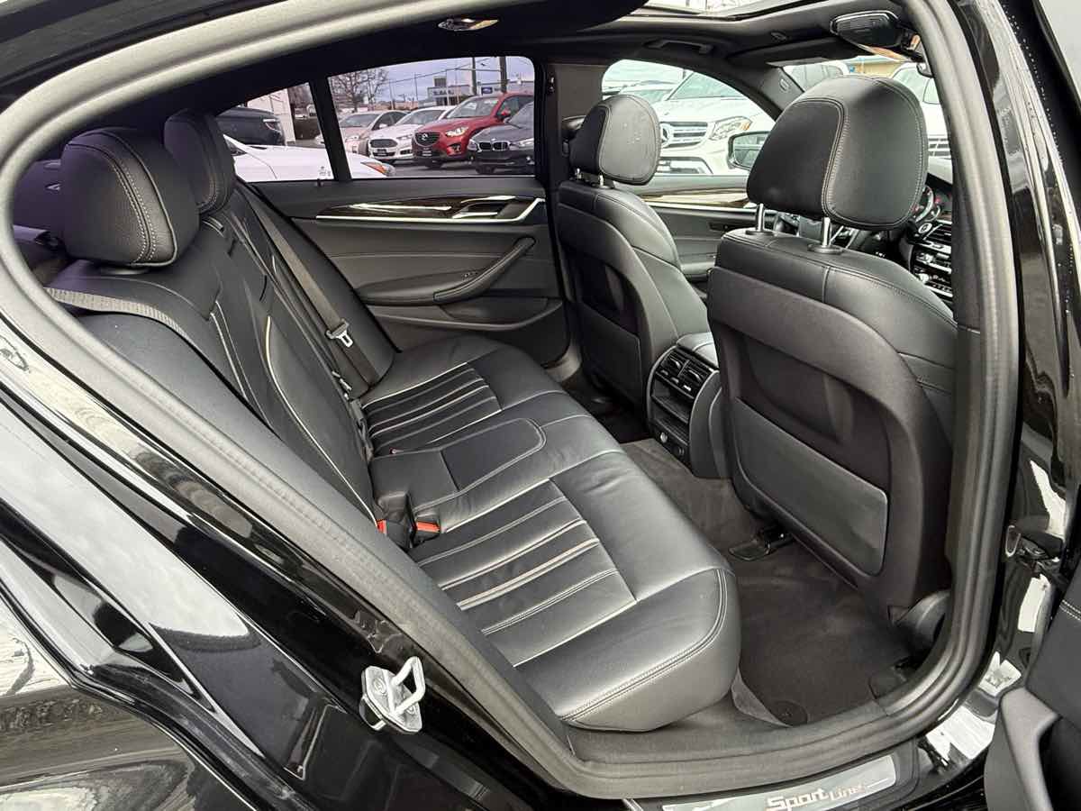 Used 2019 BMW 530i w/ Convenience Package image 11