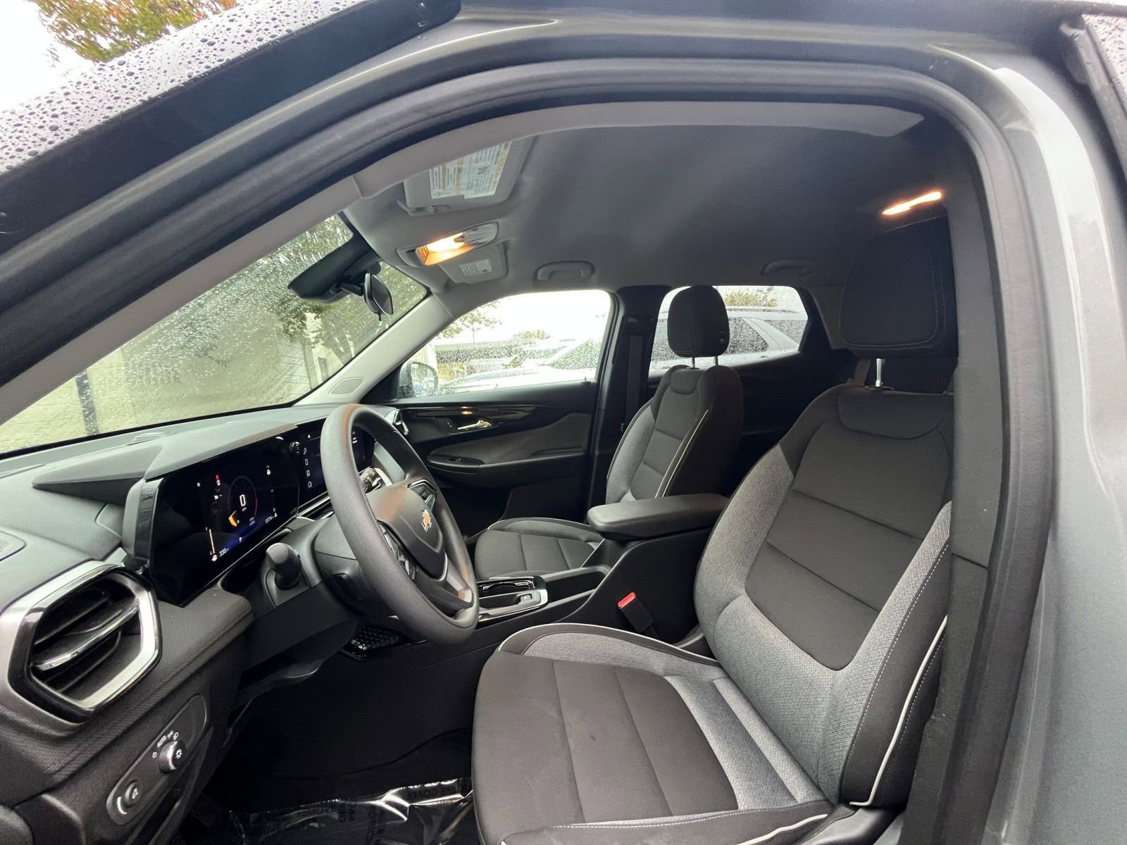 Used 2025 Chevrolet TrailBlazer LT image 23