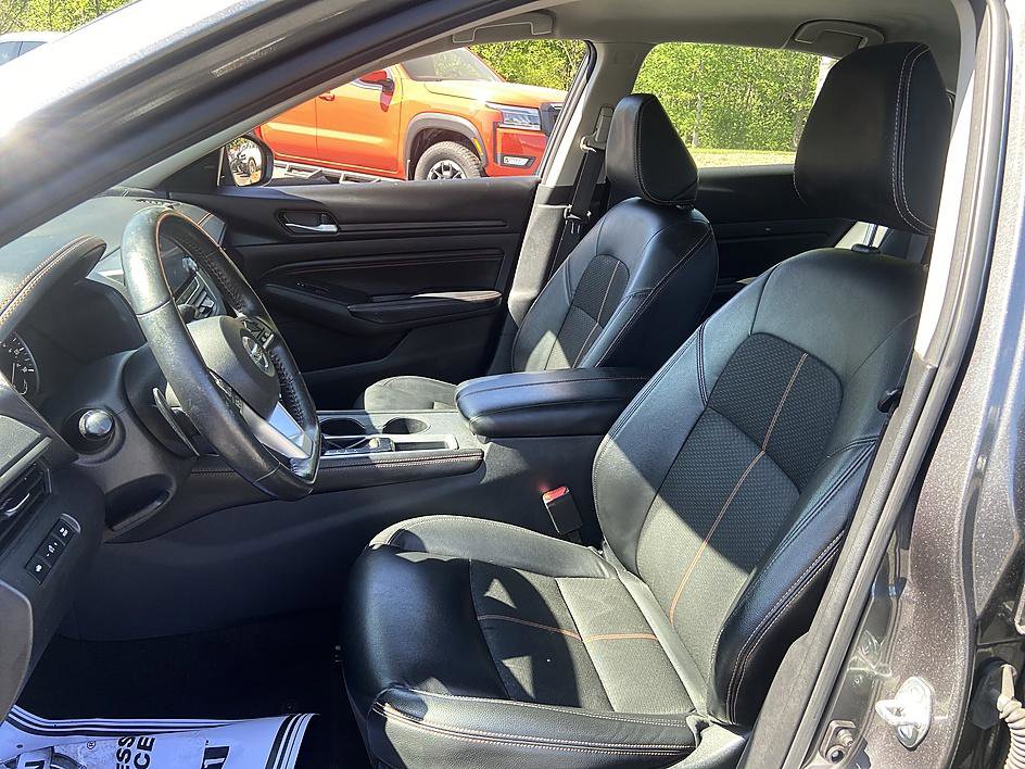 Used 2022 Nissan Altima 2.5 SR FWD image 12