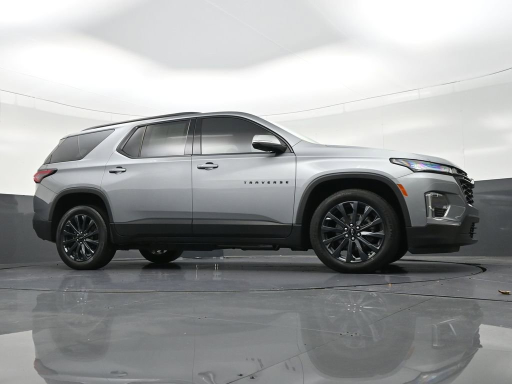 Used 2023 Chevrolet Traverse RS image 25