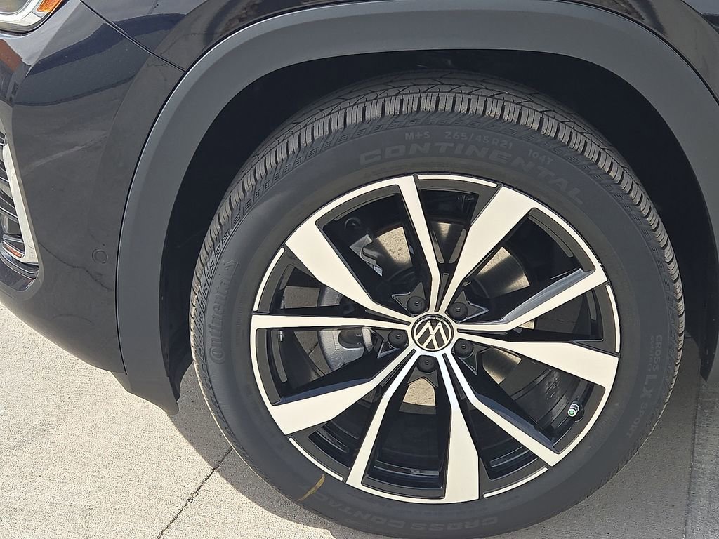 Used 2025 Volkswagen Atlas SEL Premium R-Line image 14