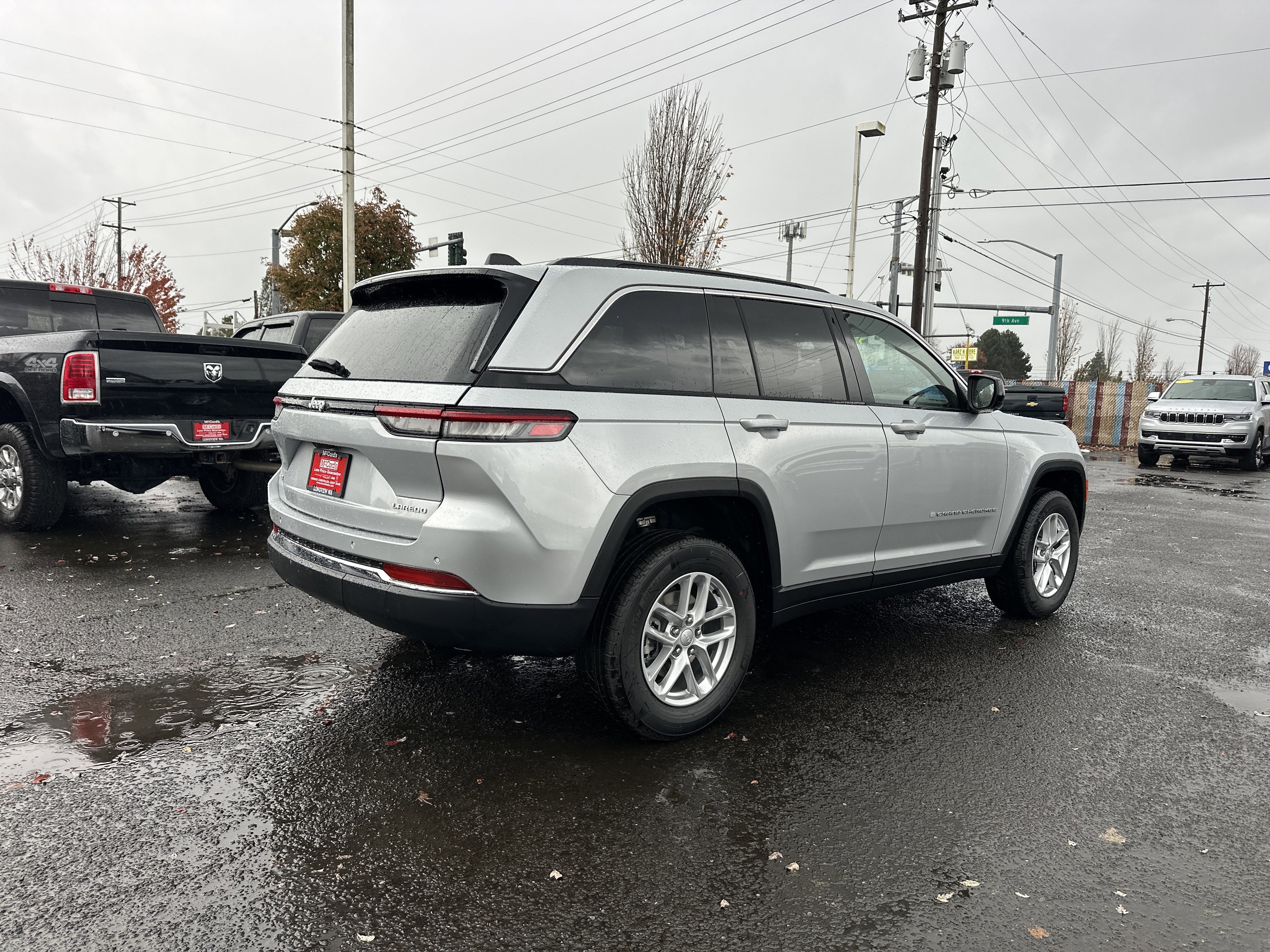 New 2025 Jeep Grand Cherokee Laredo X w/ Luxury Tech Group I image 6
