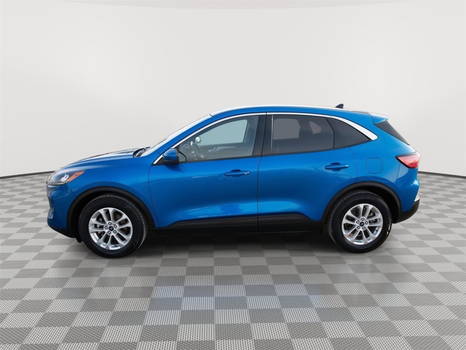 Used 2020 Ford Escape SE image 6
