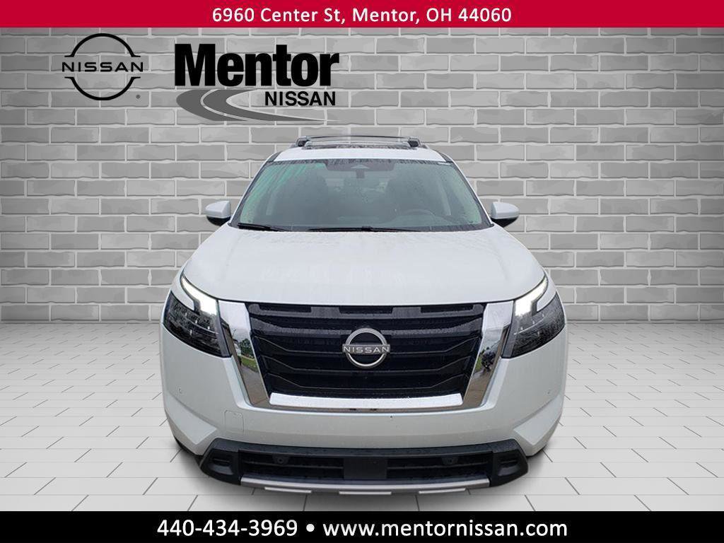 Certified 2025 Nissan Pathfinder SL w/ SL Premium Package image 2