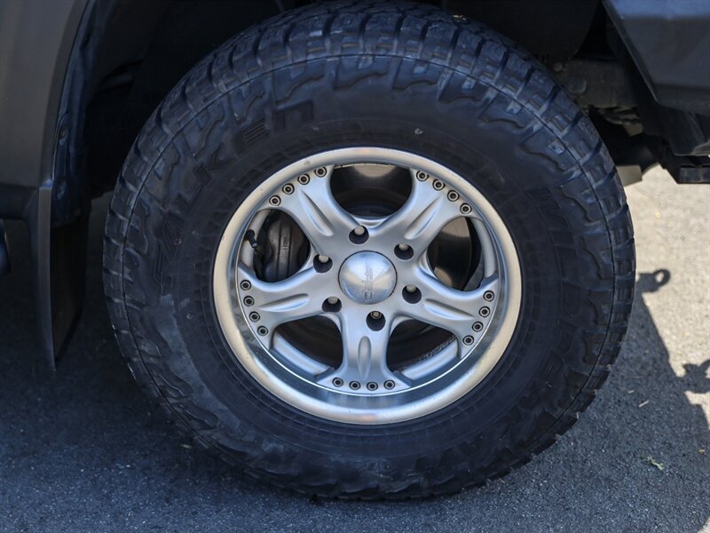 Used 2017 Toyota Tacoma TRD Off-Road RWD image 12