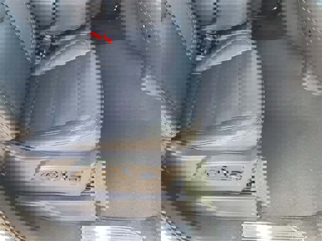 Certified 2024 GMC Sierra 1500 SLT image 17