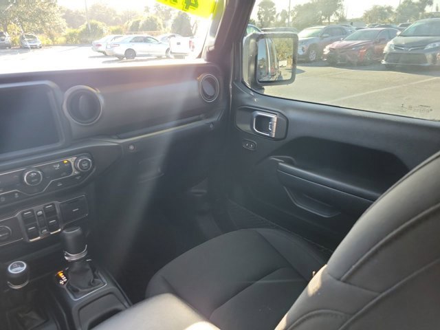 Used 2023 Jeep Gladiator Sport image 23