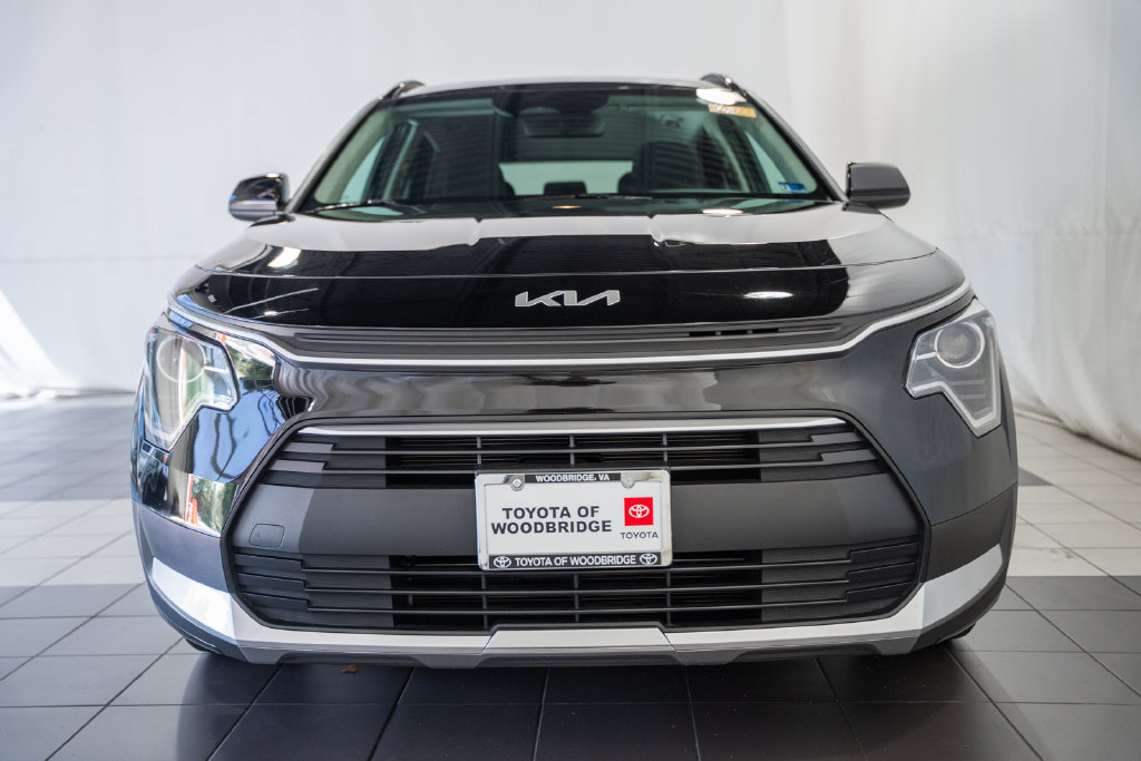 Used 2024 Kia Niro LX FWD image 2