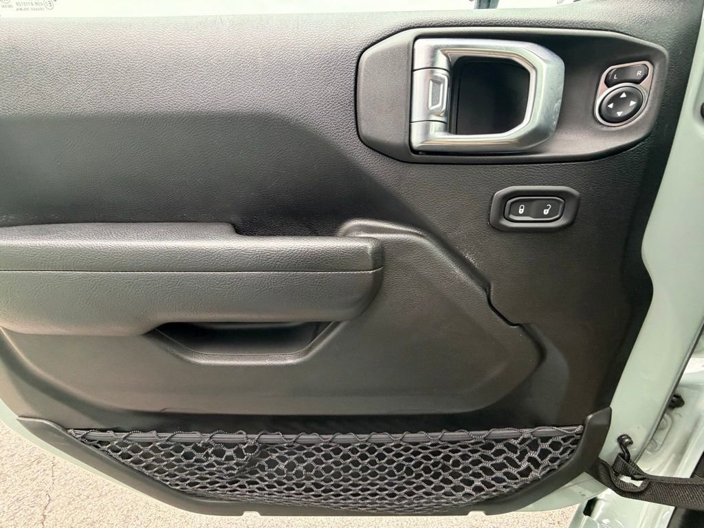 Used 2023 Jeep Wrangler Unlimited Rubicon 4xe image 31